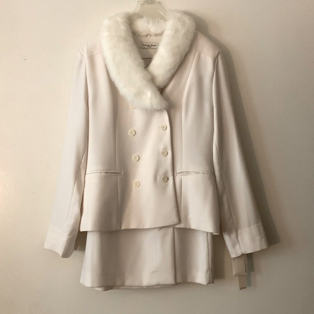 Women's White Faux Fur Collar Skirt Set